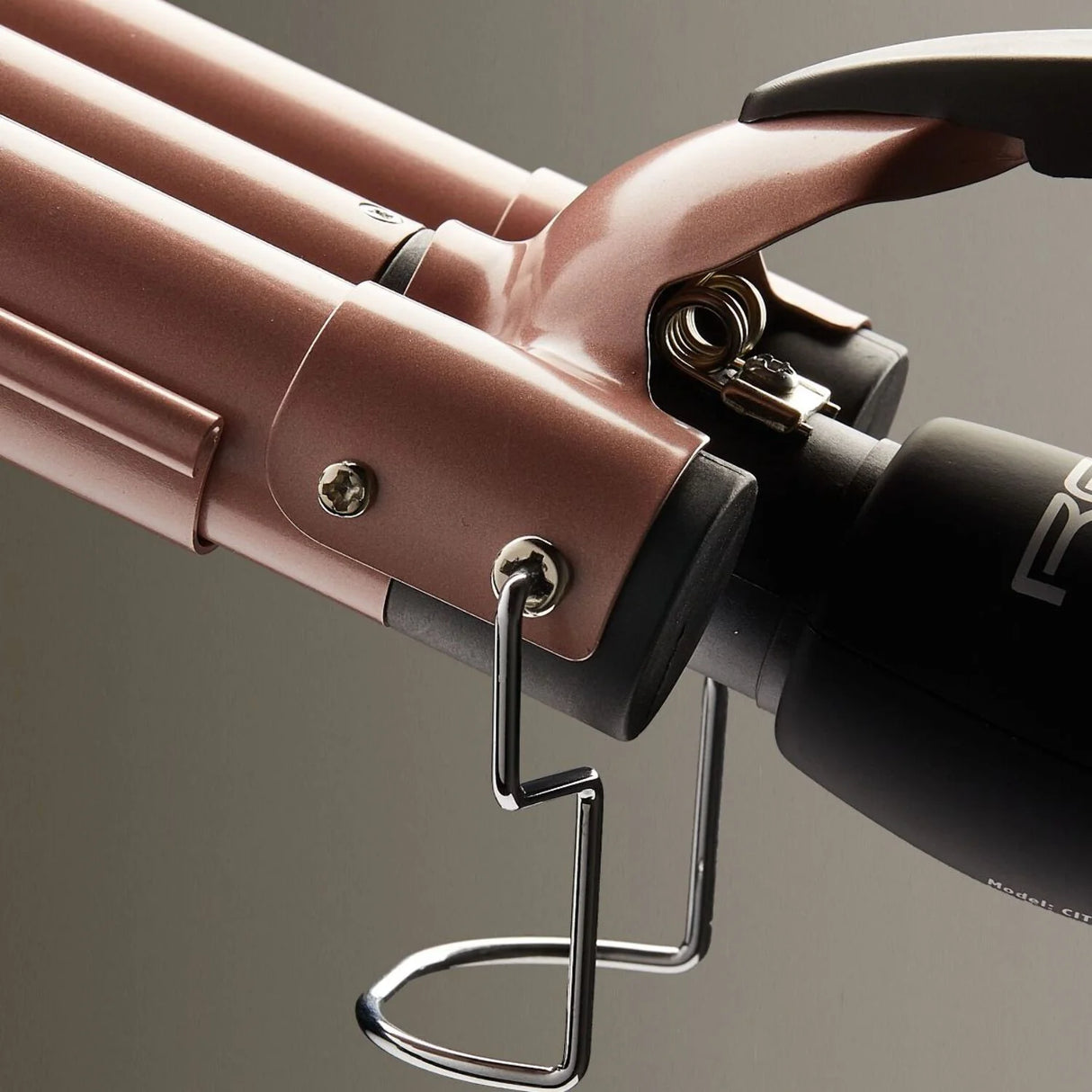 RED BY KISS Triple Barrel Waver 1"